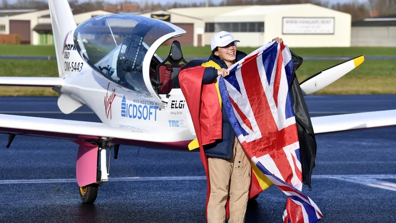 19-year-old becomes the youngest pilot to circumnavigate the earth